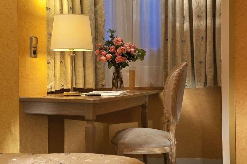 Cecilia Arc De Triomphe Hotell Paris Rum bild