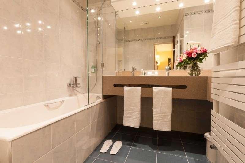 Cecilia Arc De Triomphe Hotell Paris Exteriör bild